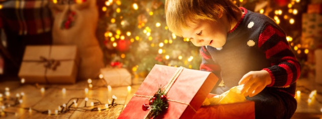Kid opening gift
