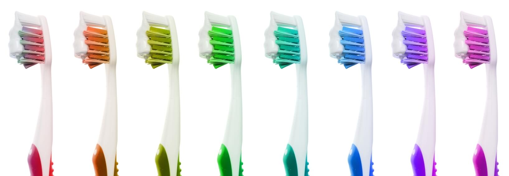 8 toothbrushes with toothpaste - rainbow colors